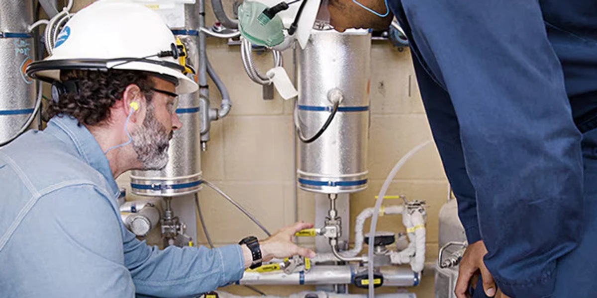 Engineering support for laboratory gas delivery and pressure-control equipment
