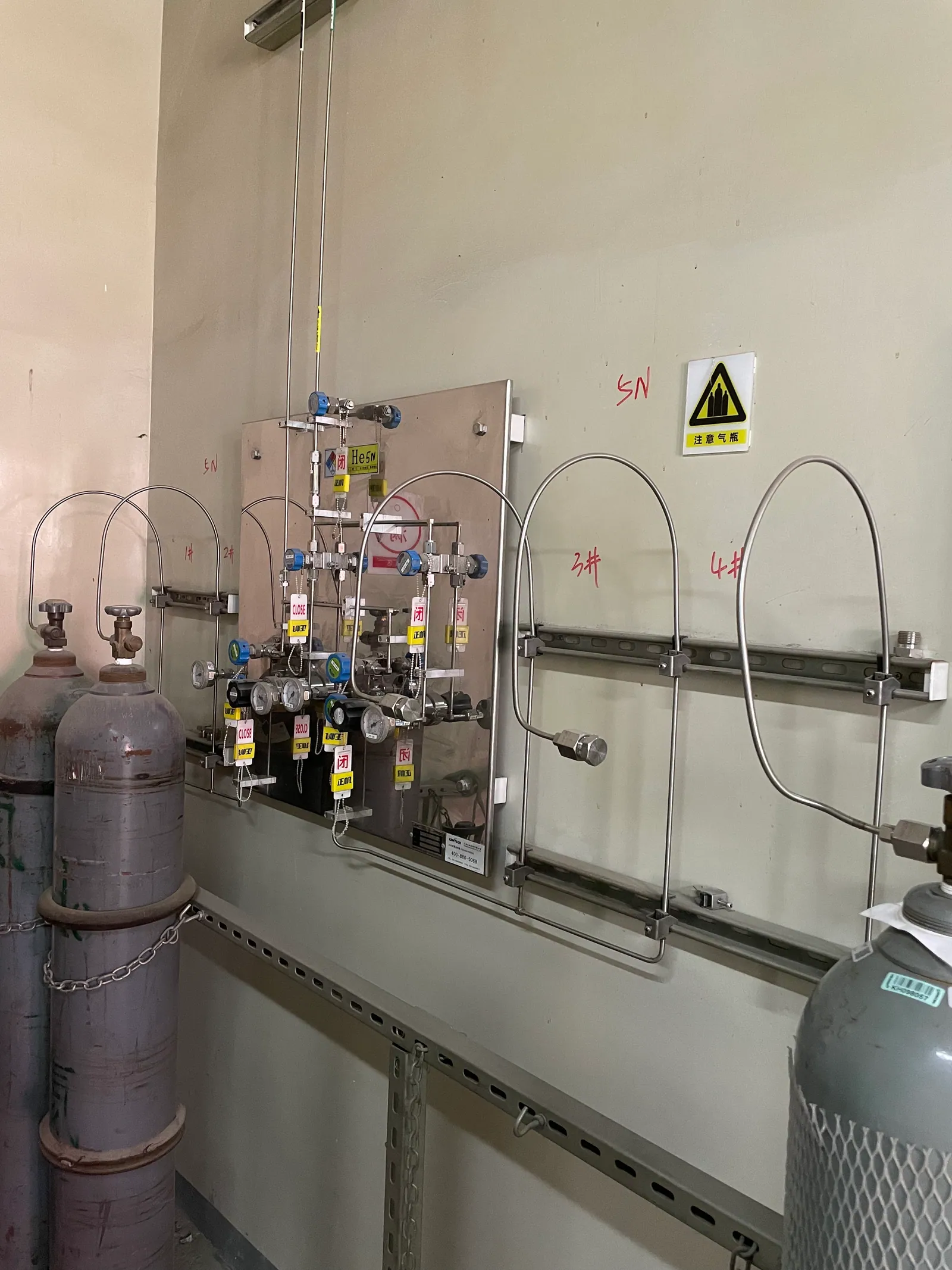 Specialty gas pressure-control panel with cylinders and stainless-steel lines