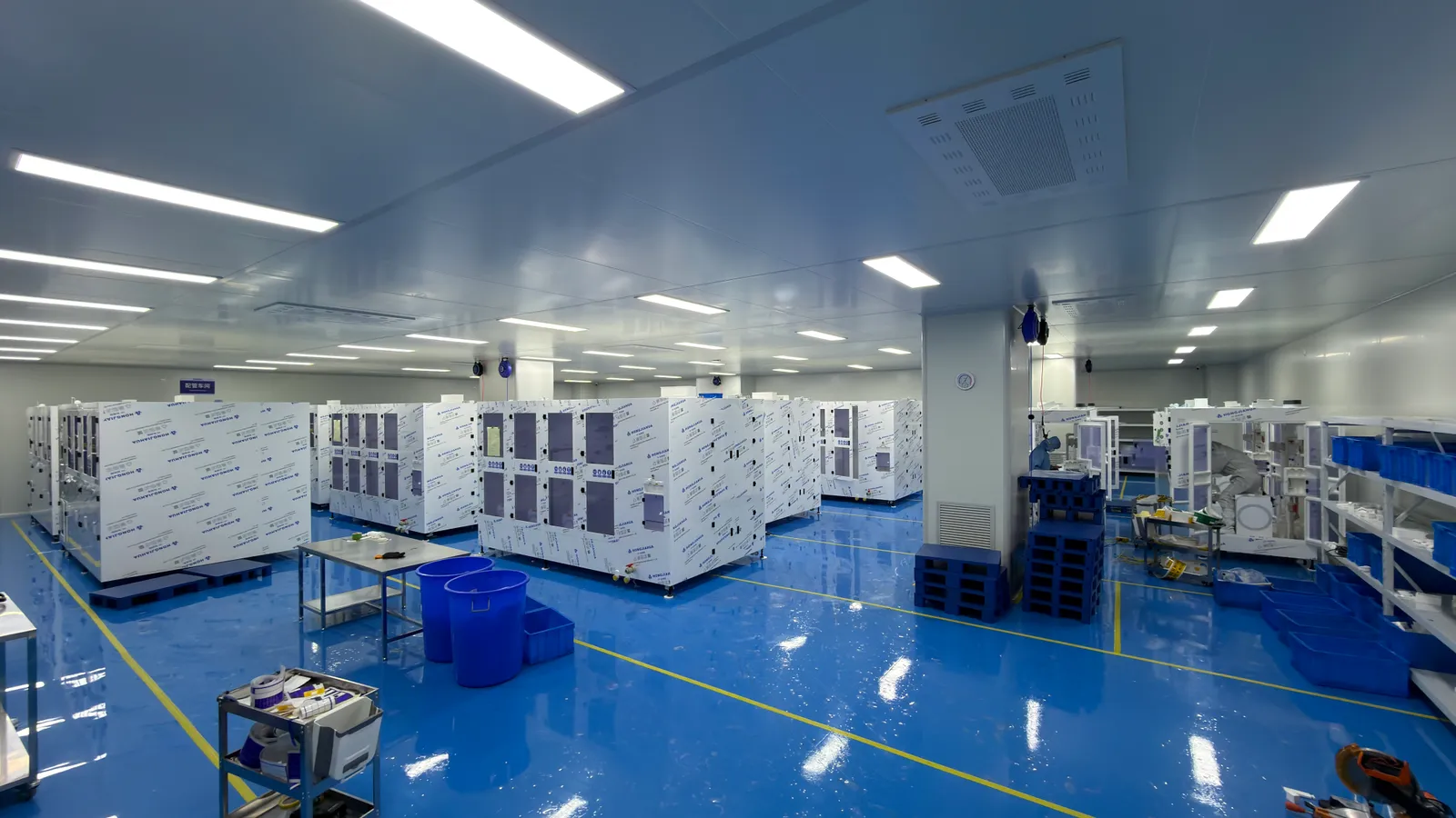 Clean equipment assembly area for laboratory gas systems