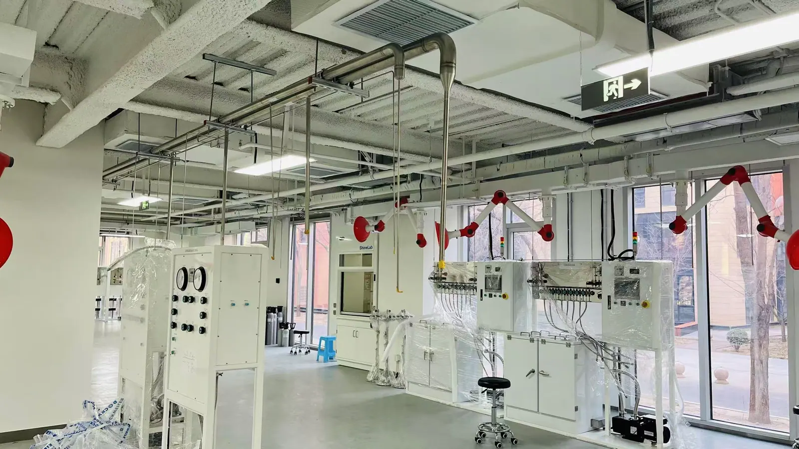 Laboratory gas services and overhead distribution
