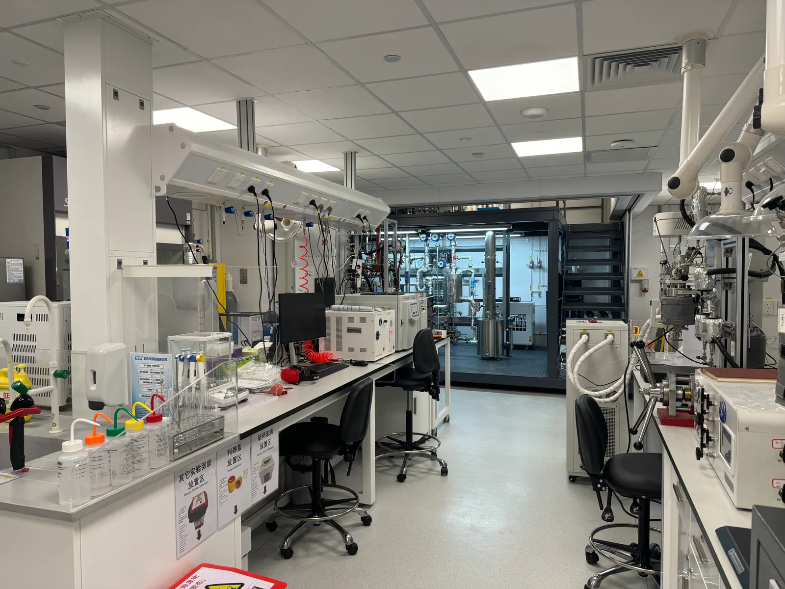 Research laboratory with benches and instrument positions